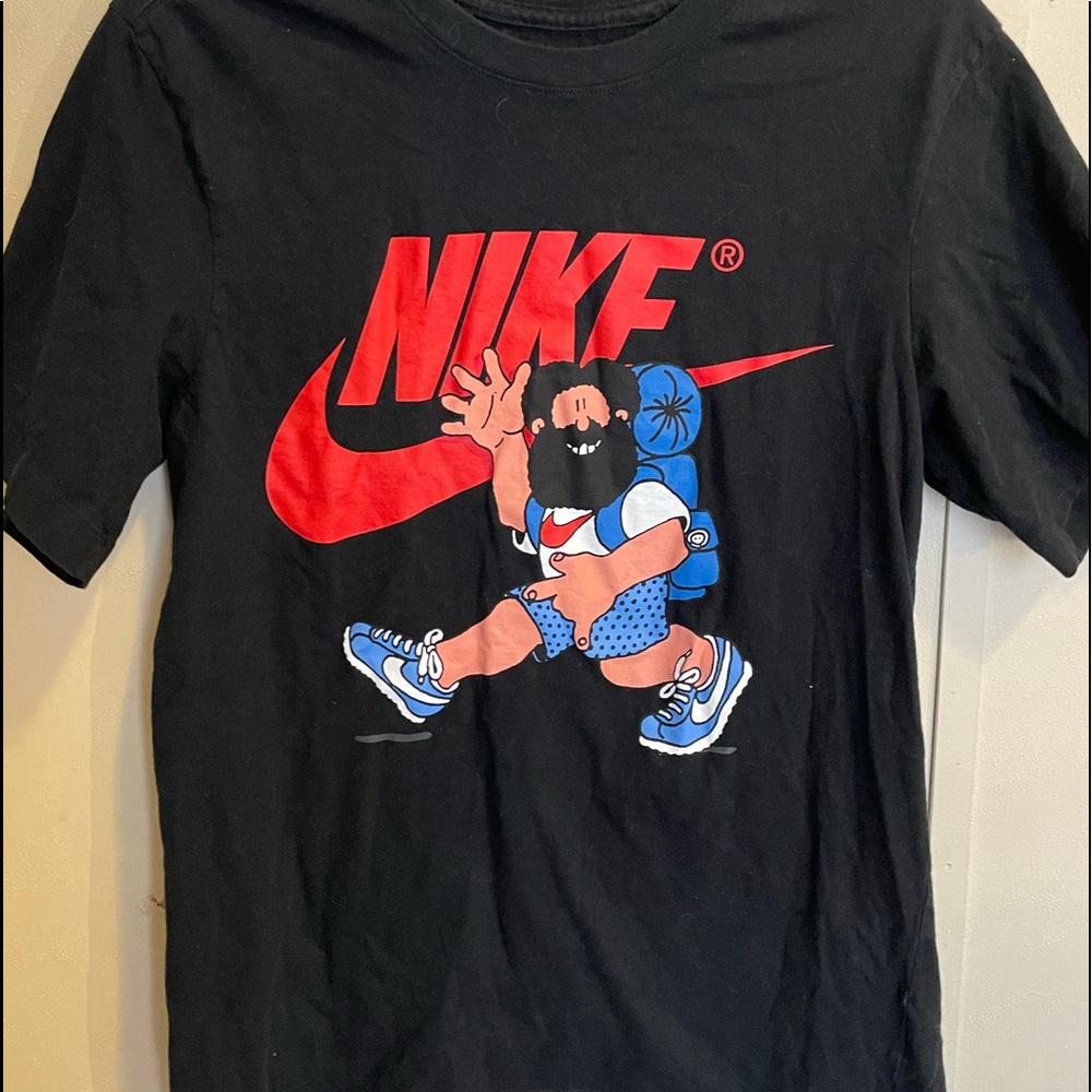 NIKE GRAPHIC T-SHIRT ⭐️